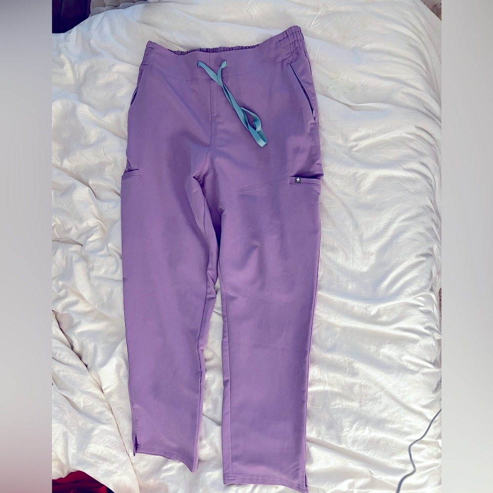 FIGS- Evans Petite Skinny Scrub Pants